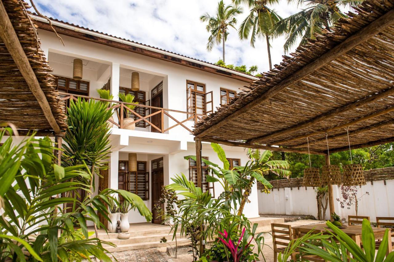 Kima Serviced Beach House & Suites Bwejuu Exteriör bild