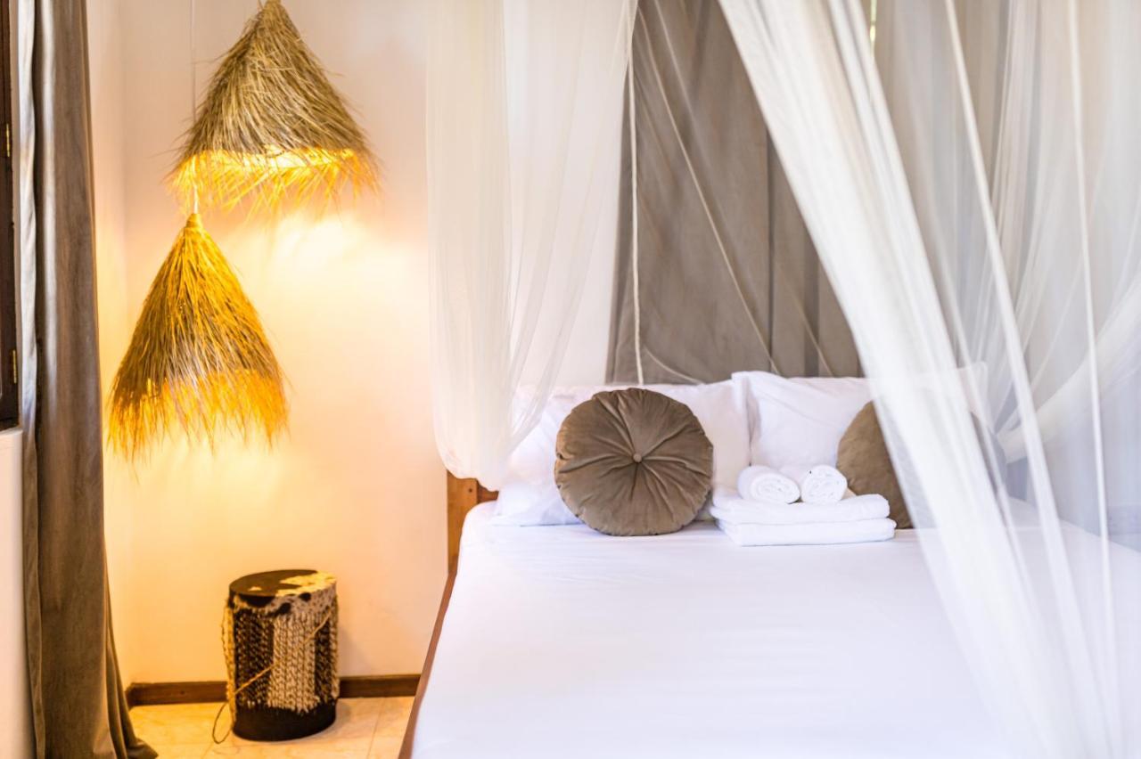 Kima Serviced Beach House & Suites Bwejuu Exteriör bild