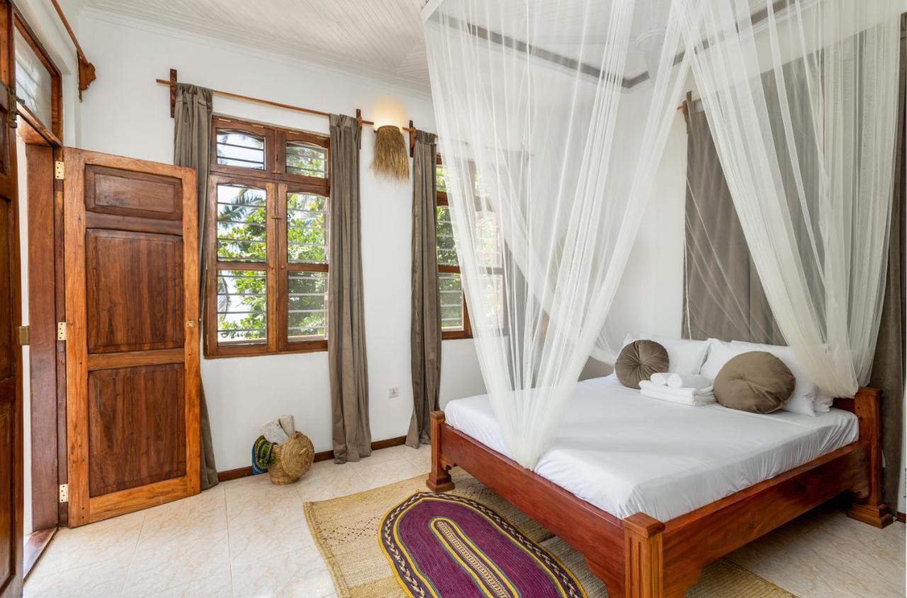 Kima Serviced Beach House & Suites Bwejuu Exteriör bild