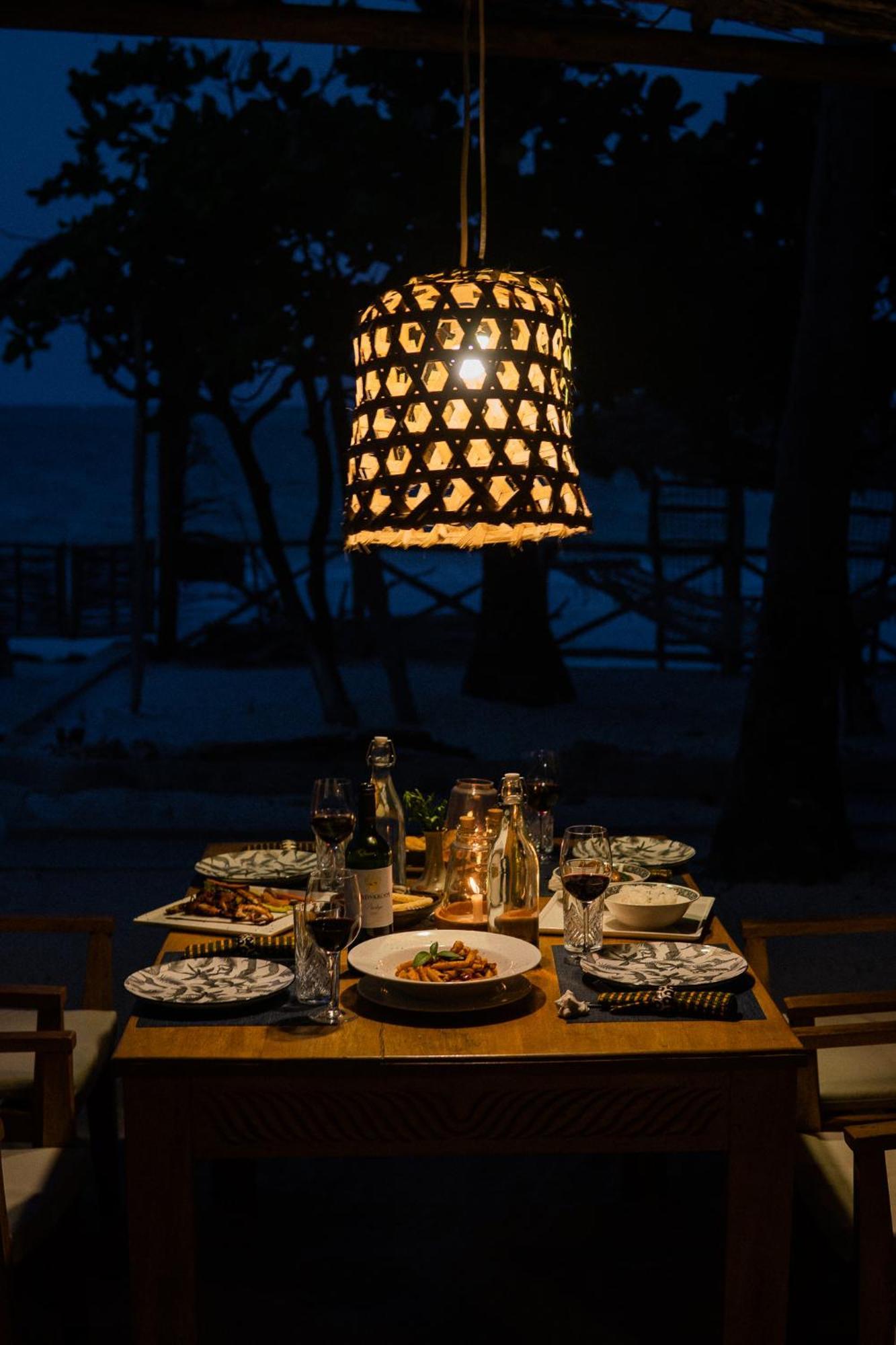 Kima Serviced Beach House & Suites Bwejuu Exteriör bild