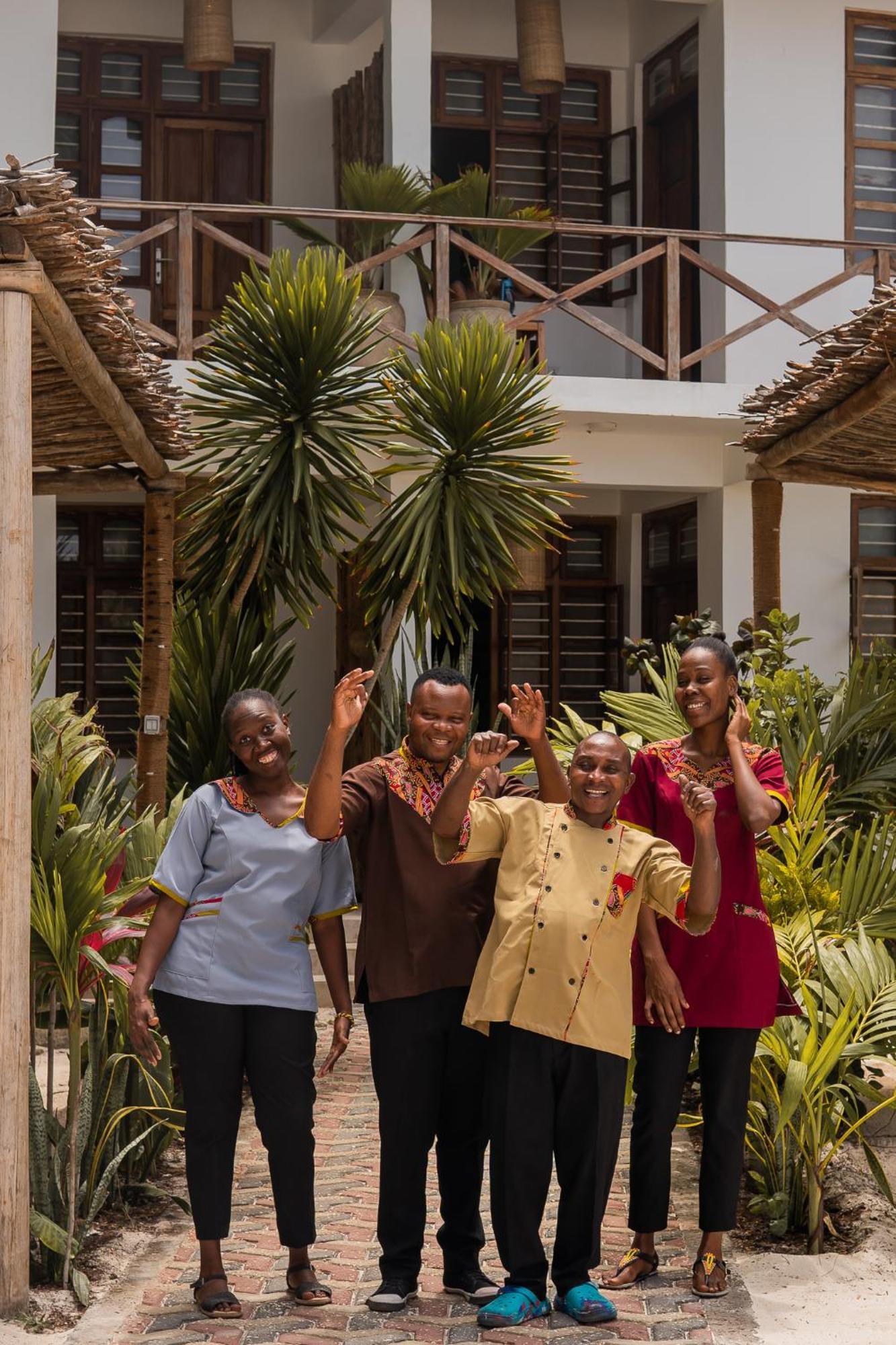 Kima Serviced Beach House & Suites Bwejuu Exteriör bild