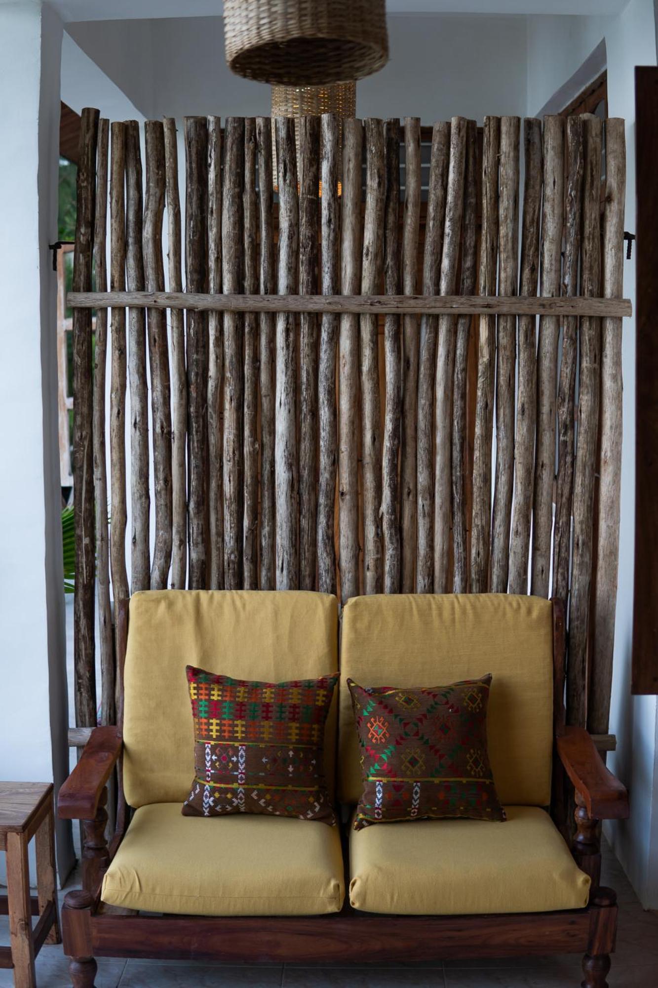 Kima Serviced Beach House & Suites Bwejuu Exteriör bild